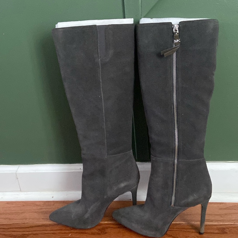 Grey suede Michael Kors boots in size 8.